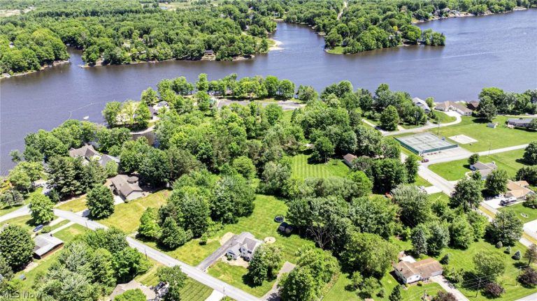 62 Rockaway Drive, Roaming Shores, OH - Photo 6