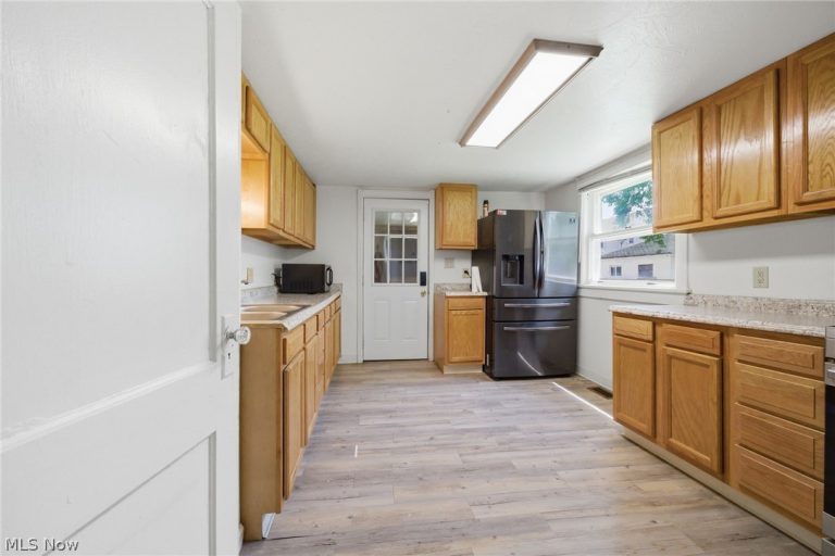115 30th Street, Lorain, OH - Photo 4