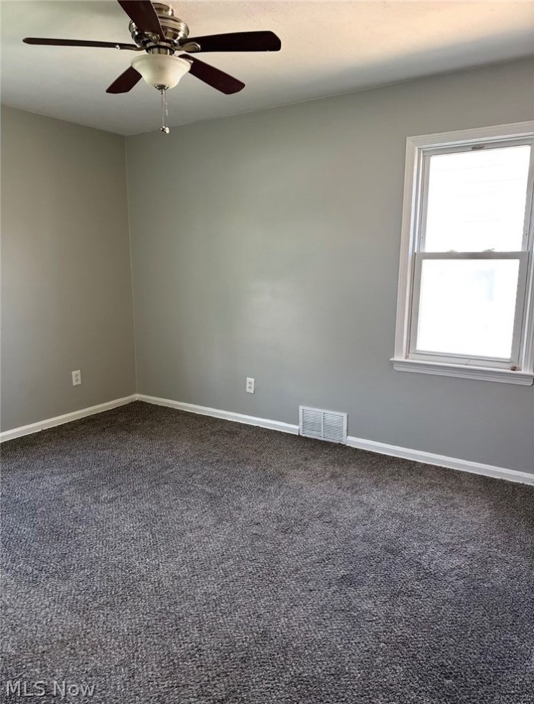 1572 Woodrow Avenue, Mayfield Heights, OH - Photo 8