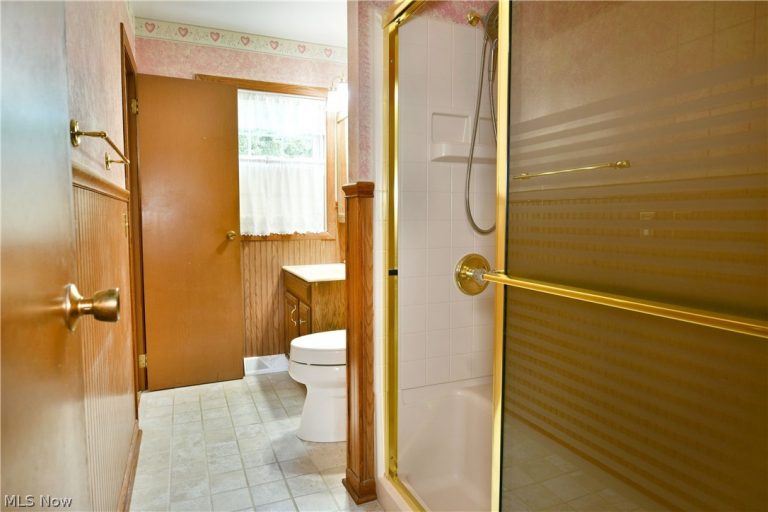 566 Greenleaf Avenue, Warren, OH - Photo 8