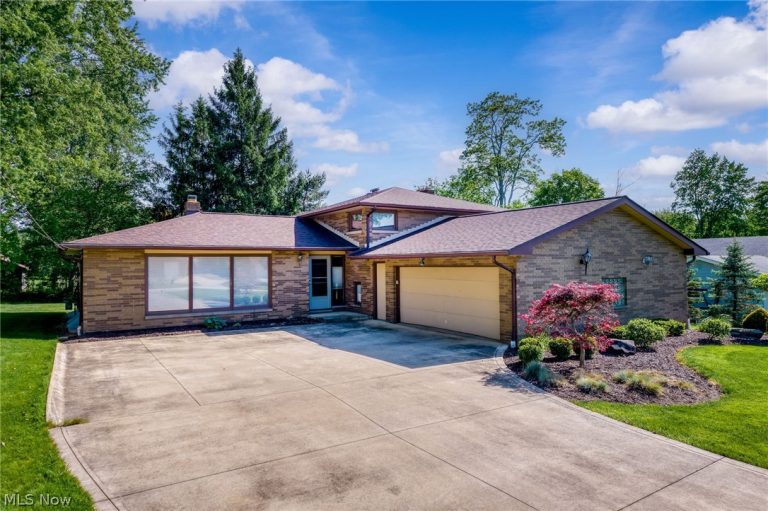 16385 Glendale Avenue, Strongsville, OH - Photo 2