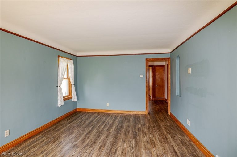6136 Canterbury Road, Parma, OH - Photo 2
