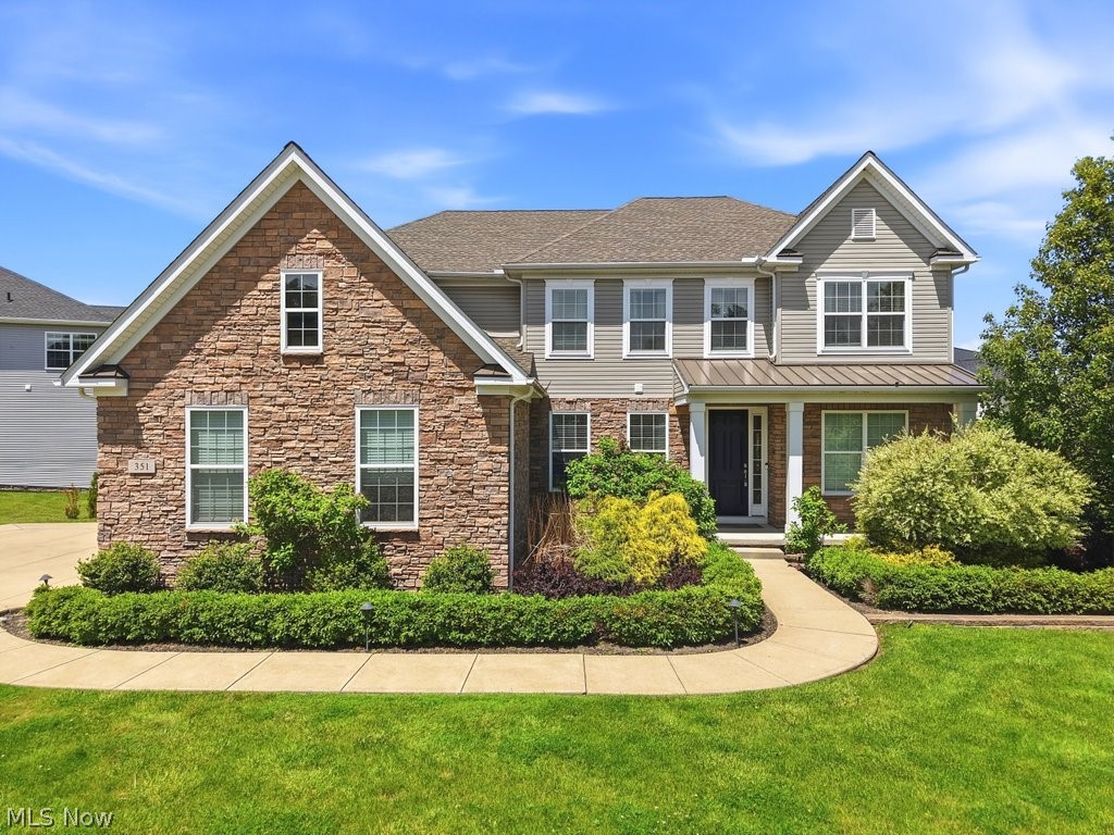 351 Glasgow Drive, Highland Heights, OH