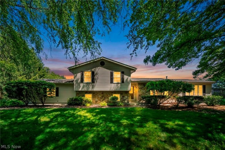 1070 Congress Lake Road, Mogadore, OH, 44260
