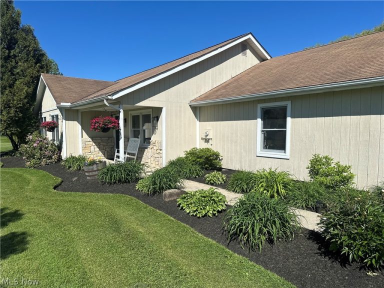 10650 Holi Dale Drive, Chardon, OH - Photo 2