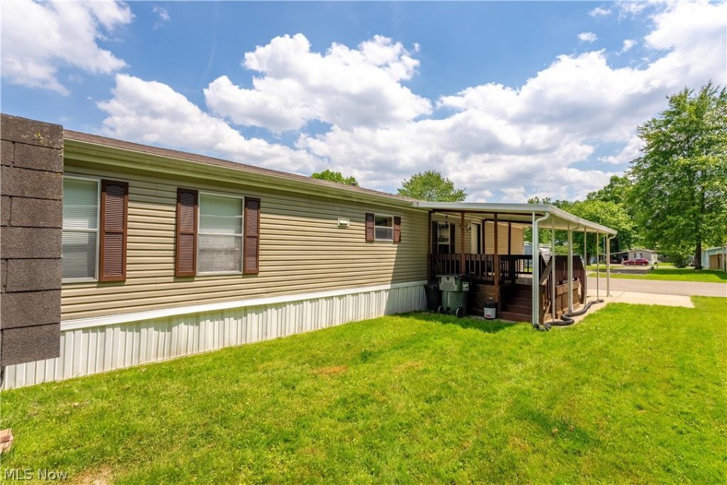 62 Redwood Drive, Beloit, OH