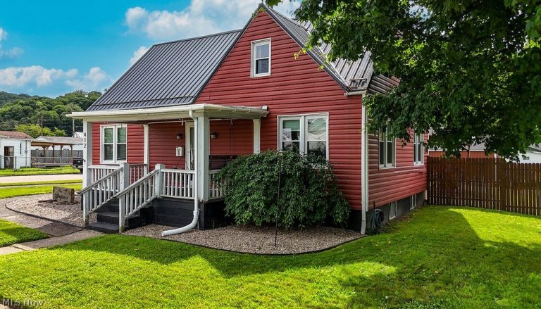 412 Barkwill Street, St Marys, WV - Photo 3