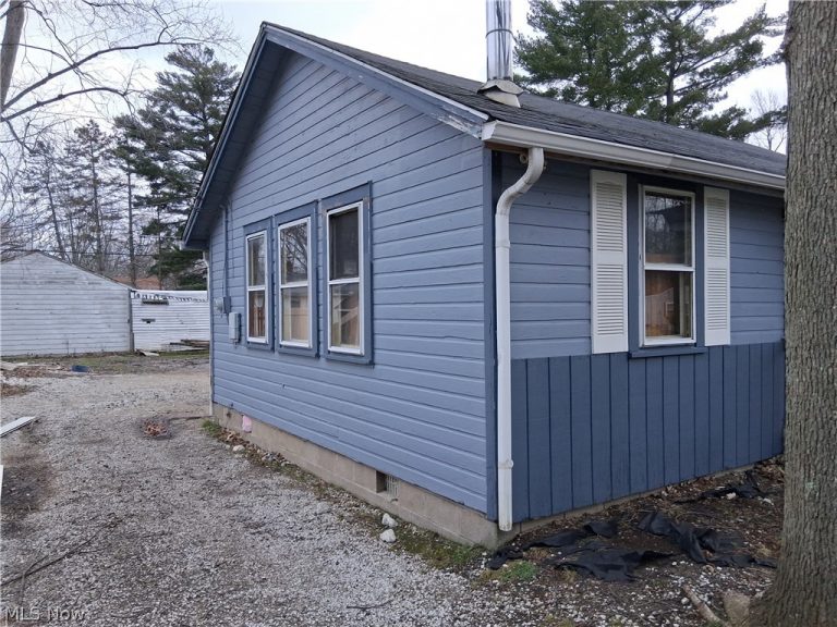 1555 Glenview Avenue, Madison, OH - Photo 2