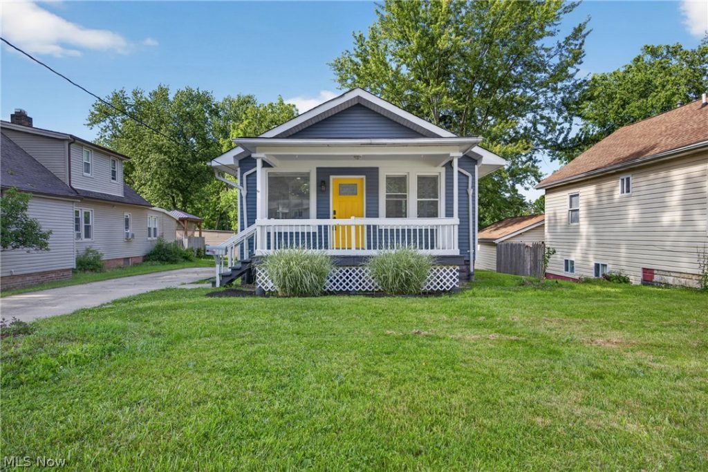 3226 Ridgewood Drive, Parma, OH