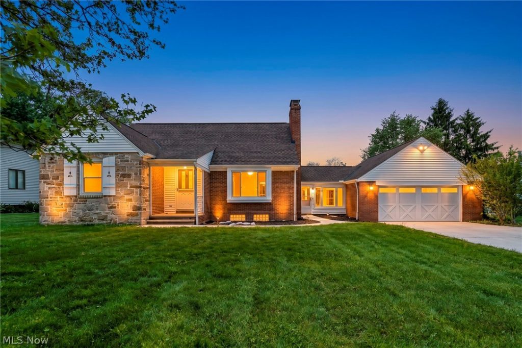 7035 Farview Road, Brecksville, OH