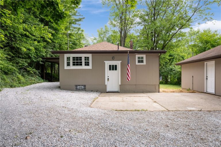 206 Lakota Avenue, Portage Lakes, OH - Photo 2