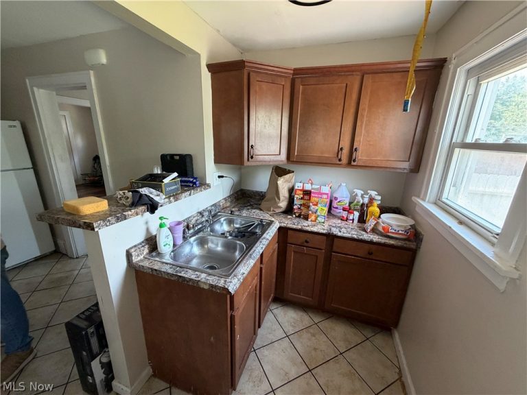 12310 Griffing Avenue, Cleveland, OH - Photo 6