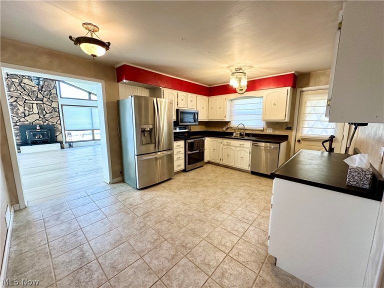 212 Wayne Avenue, Weirton, WV - Photo 8