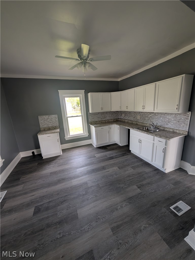 969 Washington Avenue, Lorain, OH - Photo 3
