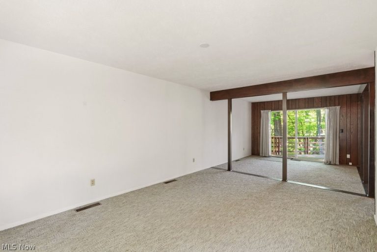 17482 Falling Water Road, Strongsville, OH - Photo 5