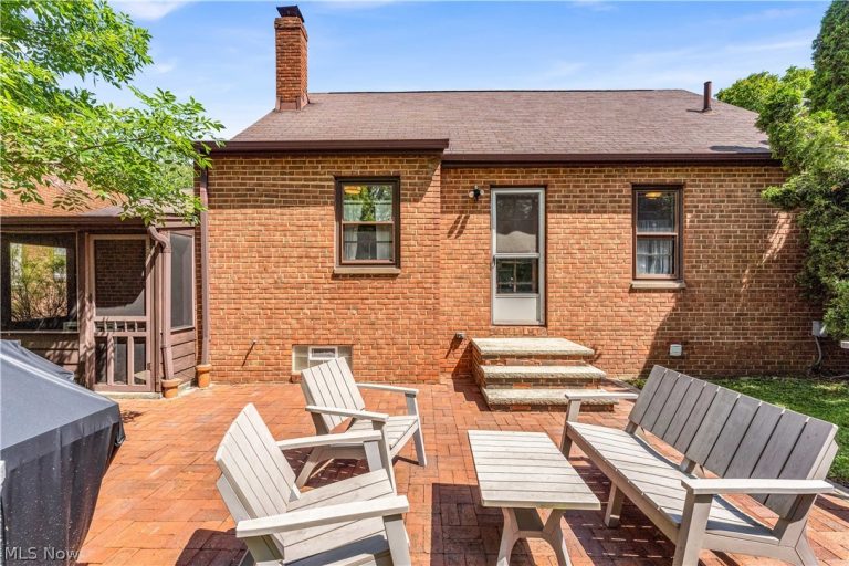 5448 Summit Road, Lyndhurst, OH - Photo 4