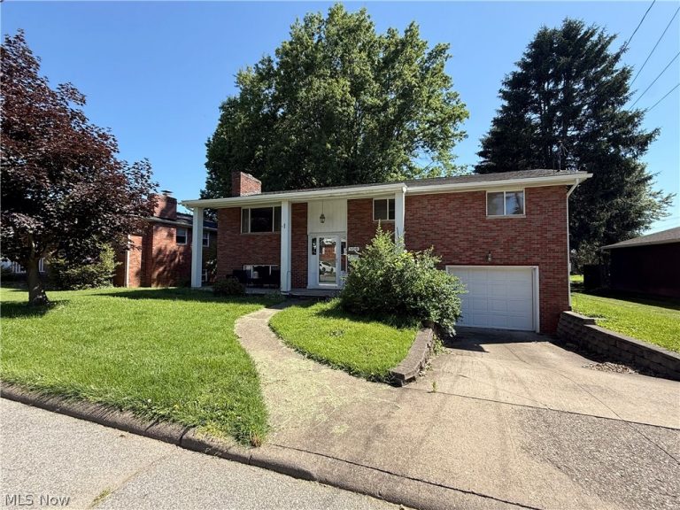 106 36th Street, Vienna, WV - Photo 2