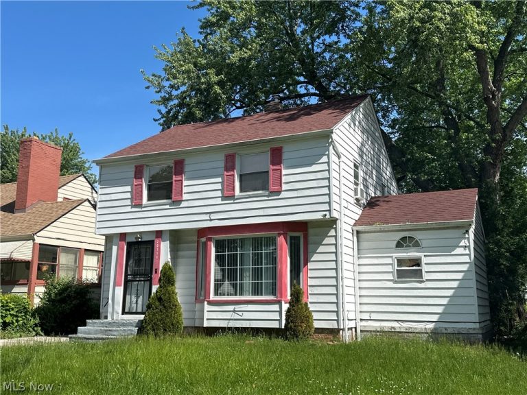 20711 Ridgewood Avenue, Warrensville Heights, OH - Photo 2