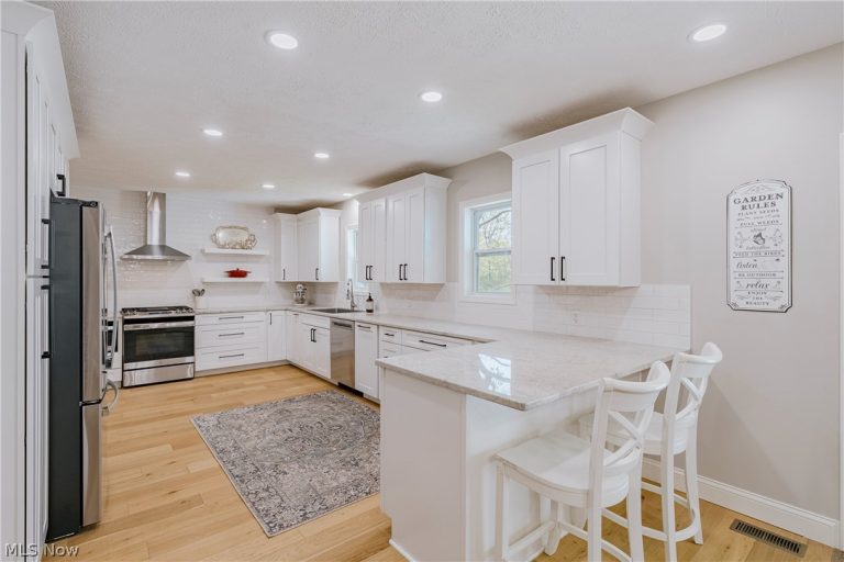 7809 Fairmount Road, Novelty, OH - Photo 8