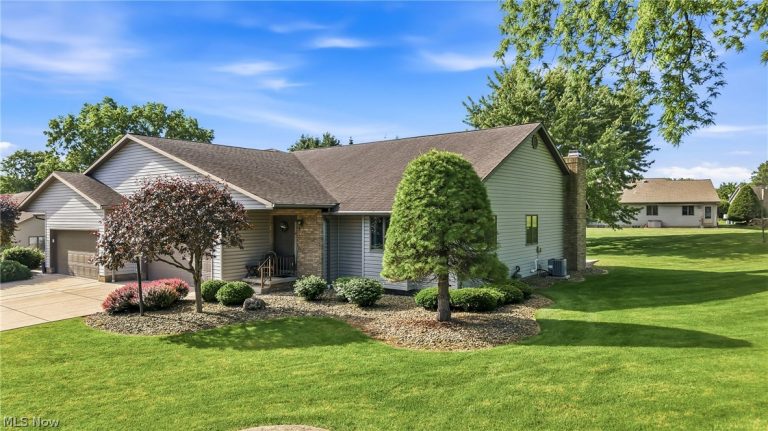 2160 Whispering Meadows, Warren, OH, 44484