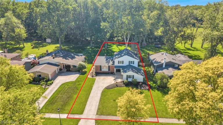6424 Brighton Drive, North Olmsted, OH, 44070