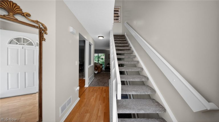 1351 Meadow Run, Copley, OH - Photo 4