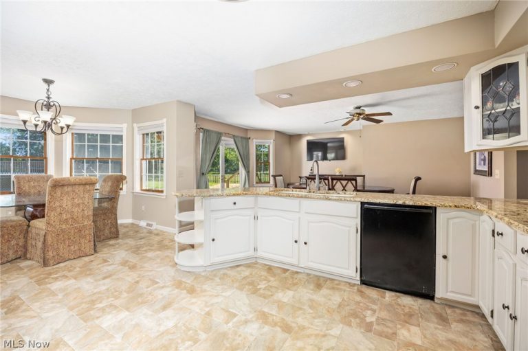 6585 Stone Road, Medina, OH - Photo 5