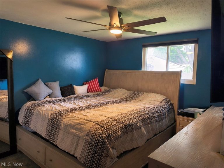 6447 Sandfield Drive, Brook Park, OH - Photo 5