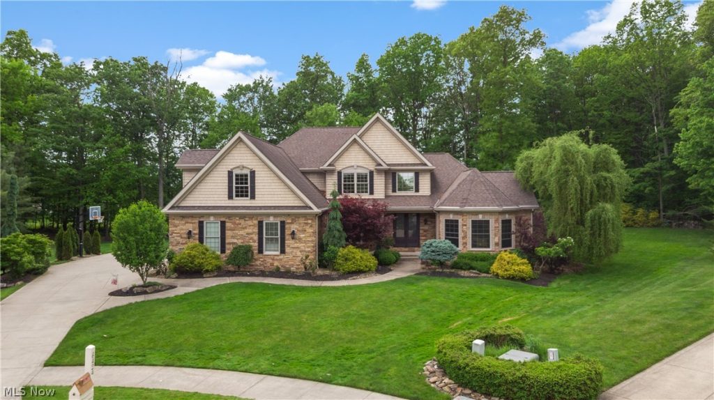 6424 Highland Green Drive, Medina, OH