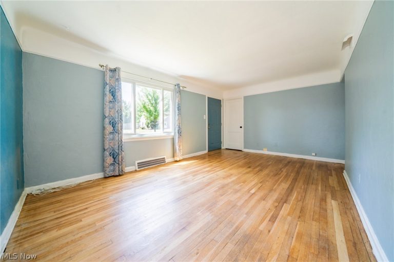 23861 Colbourne, Euclid, OH - Photo 8
