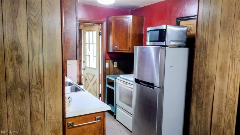 2399 Bonna Drive, Uniontown, OH - Photo 8