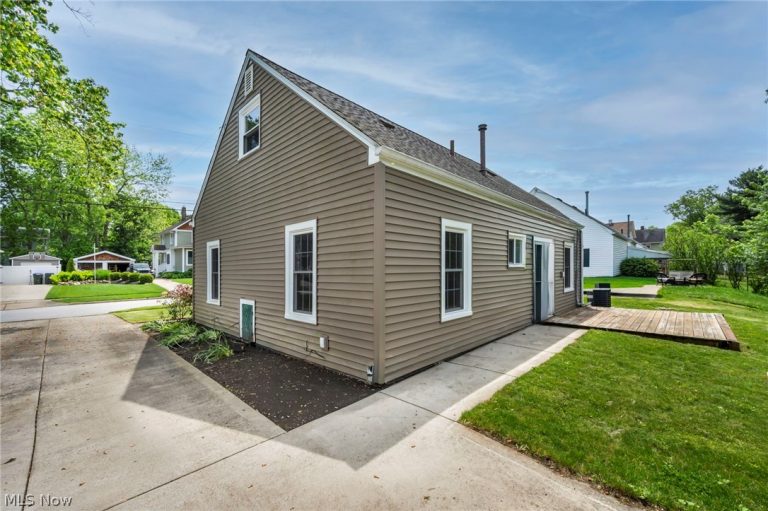 1578 11th Street, Cuyahoga Falls, OH - Photo 3
