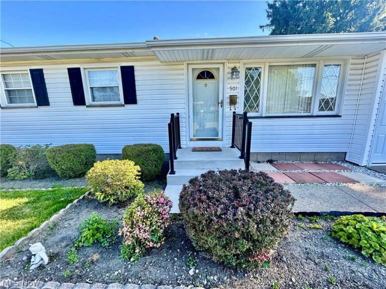 501 Edison Street, Struthers, OH - Photo 2
