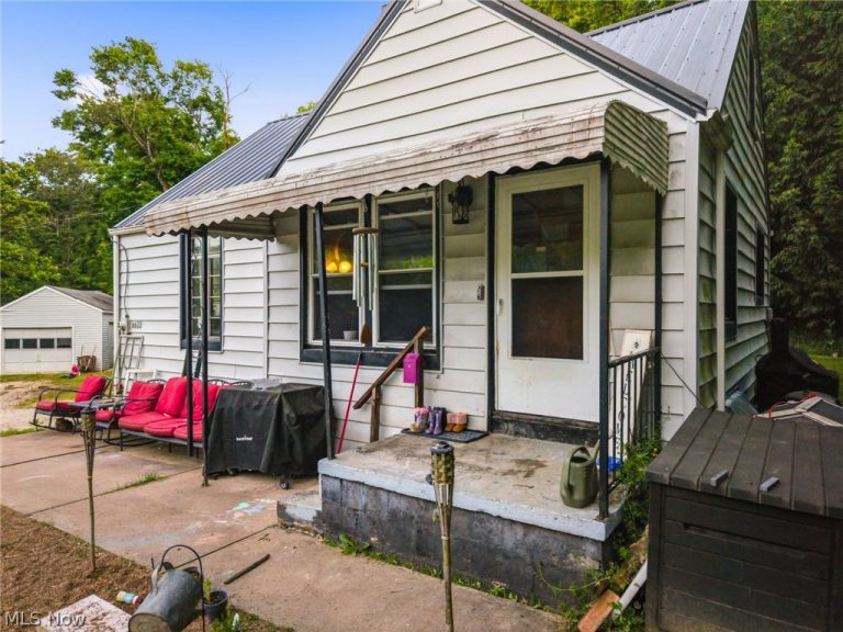 6633 Maplehurst Avenue, East Sparta, OH - Photo 5