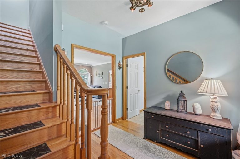 6308 Manchester Road, New Franklin, OH - Photo 4