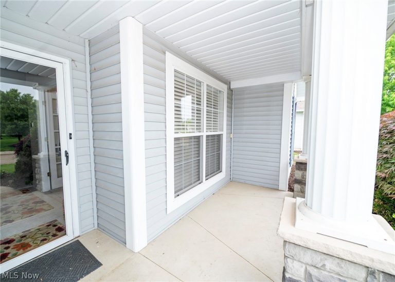 316 Brookpoint Street, North Canton, OH - Photo 8