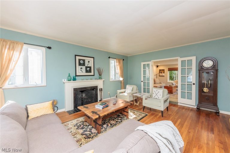 21581 Kenwood Avenue, Rocky River, OH - Photo 4
