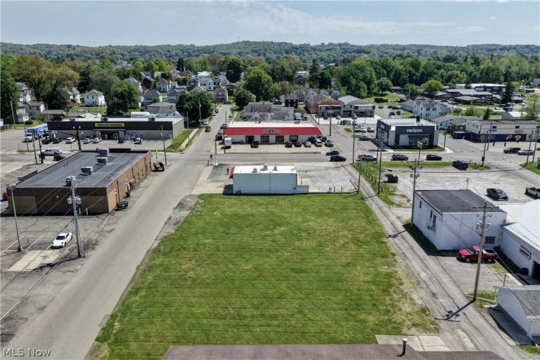 Vine Street, Coshocton, OH, 43812