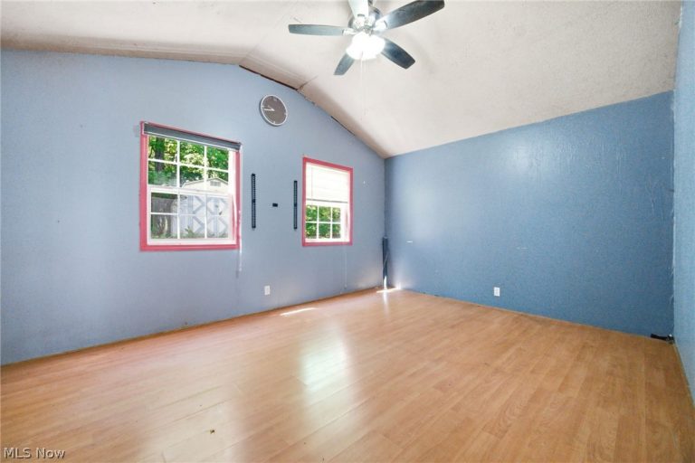 2670 Robindale Avenue, Akron, OH - Photo 5