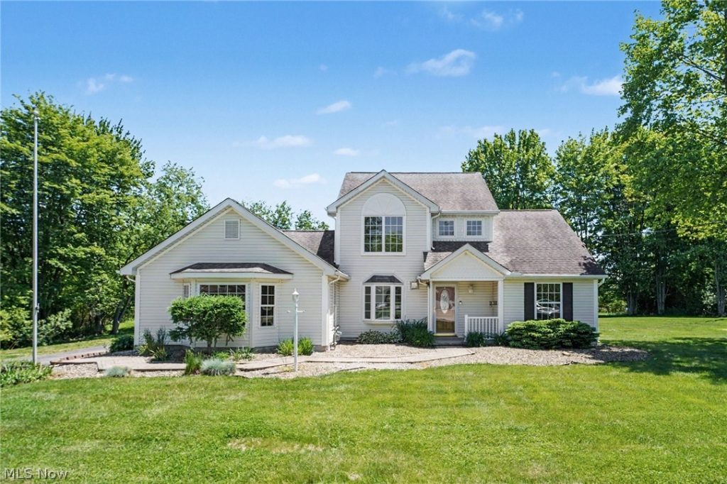 62 Rockaway Drive, Roaming Shores, OH