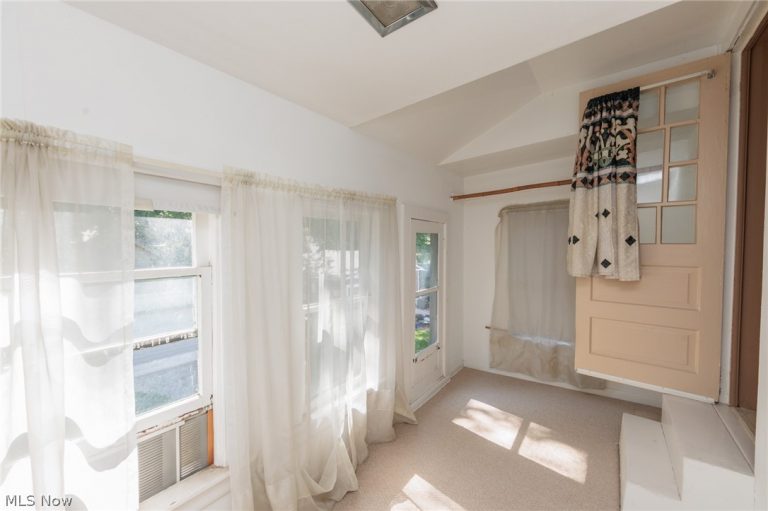 1301 Mathews Avenue, Lakewood, OH - Photo 6