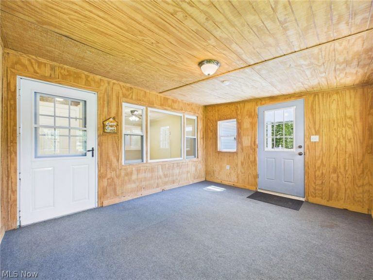 2542 Circle Drive, Painesville, OH - Photo 4