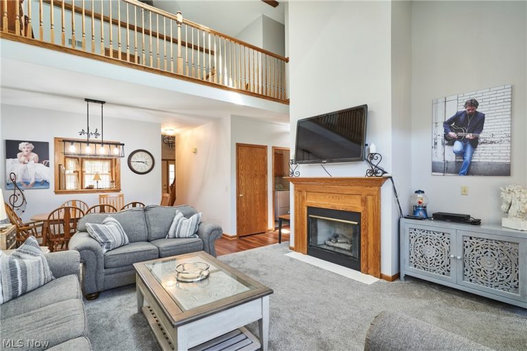 2574 Cardington Green, Uniontown, OH - Photo 2