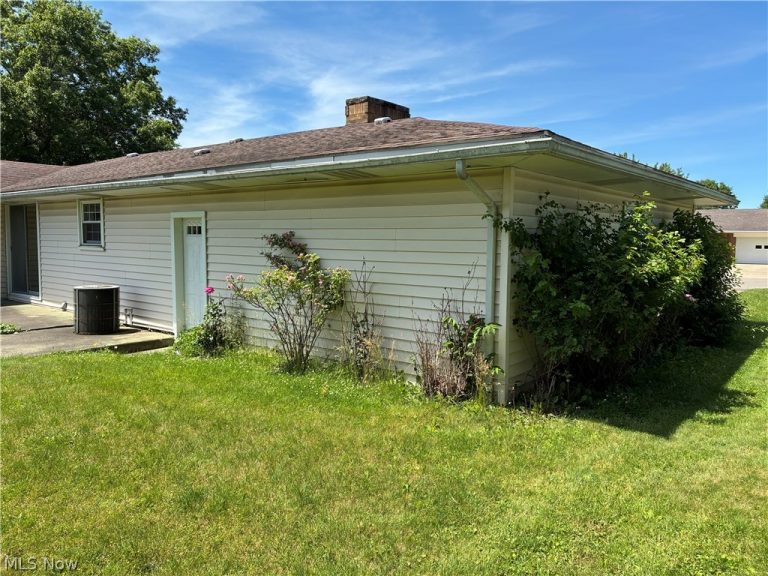 1629 Woodland Drive, Coshocton, OH - Photo 5