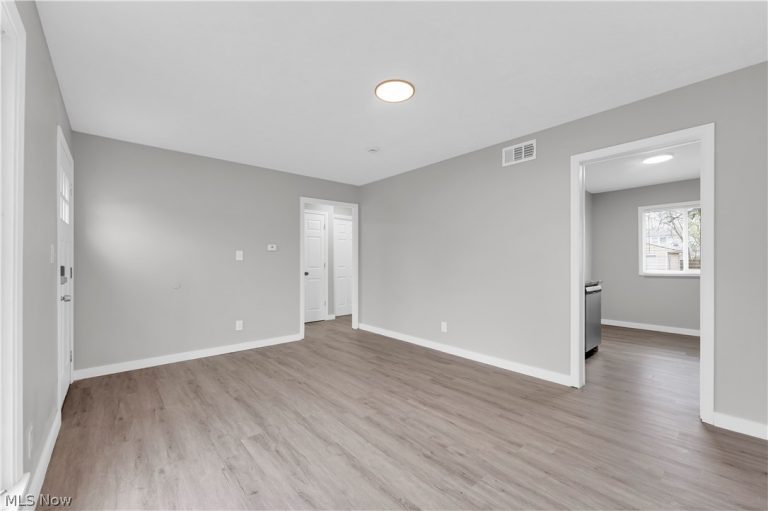12804 Kirton Avenue, Cleveland, OH - Photo 6