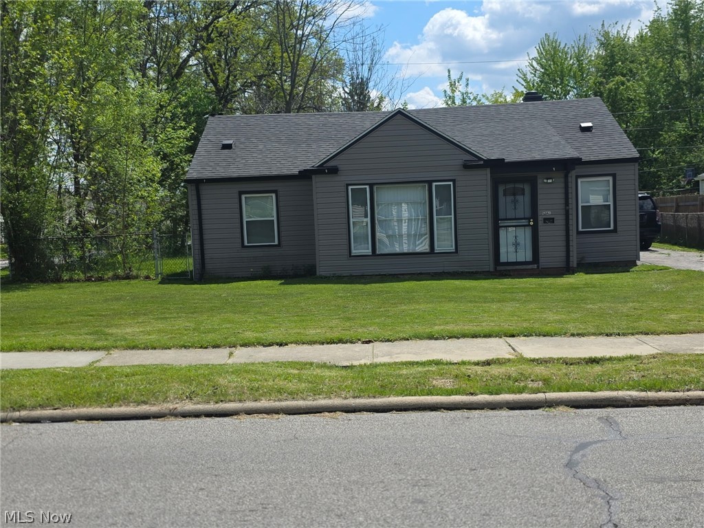 18120 Invermere Avenue, Cleveland, OH