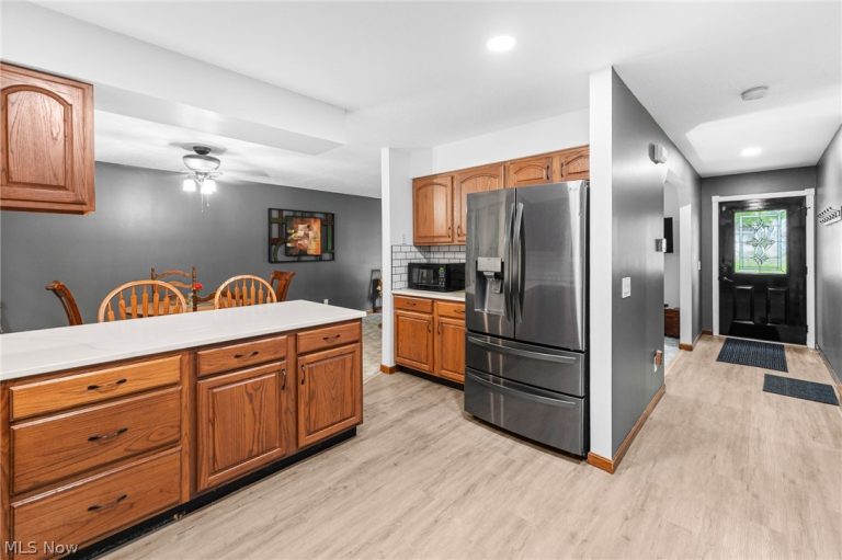 44 Navajo Trail, Malvern, OH - Photo 4