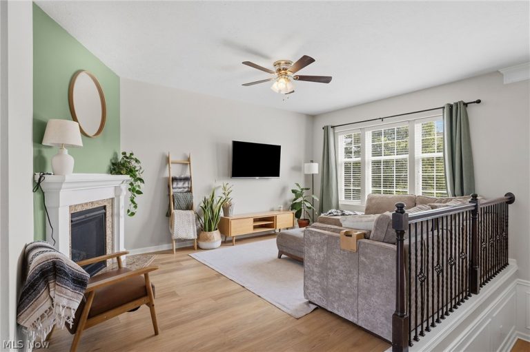 6196 Pointe Drive, Pepper Pike, OH - Photo 3