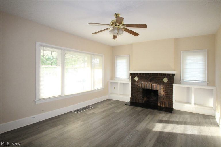 5757 Pearl Road, Parma, OH - Photo 8