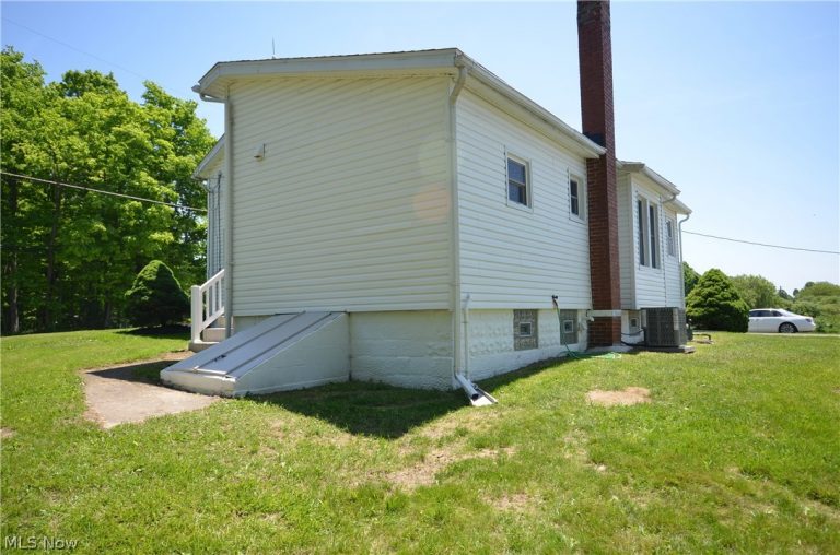 989 Industry Road, Atwater, OH - Photo 5